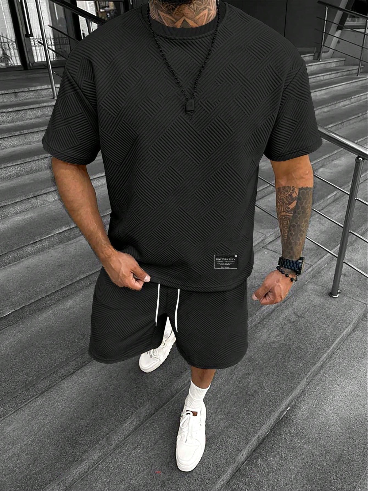 Gavin | Men's Oversized T-Shirt Shorts Set, Short-Sleeve Lounge Set | Direct Attire | Zwart
