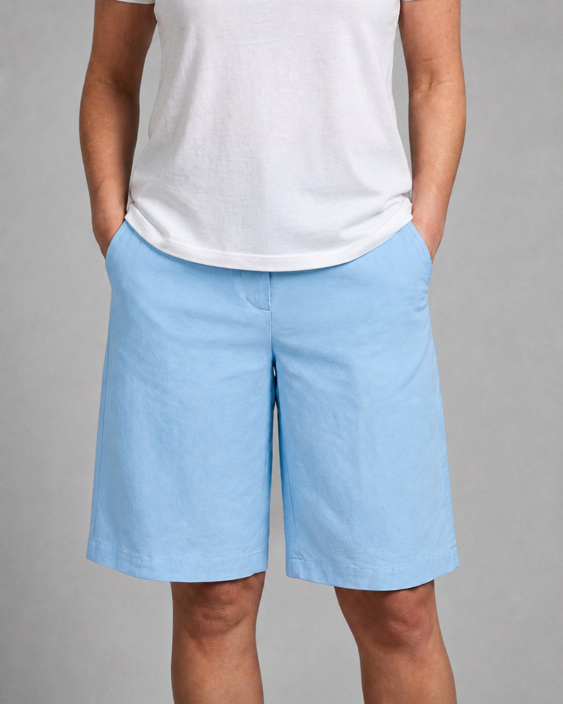 Leah | Women's High-Waist Knee-Length Shorts with Side Pockets, Straight-Leg Shorts | Direct Attire | Beige